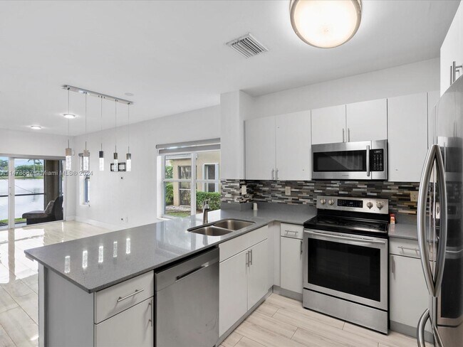 Building Photo - 12170 SW 5th Ct