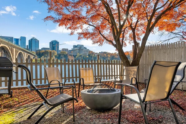 Building Photo - 3303 Water St NW