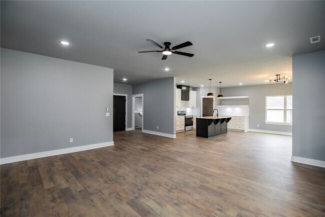 Building Photo - 47 Overton Dr