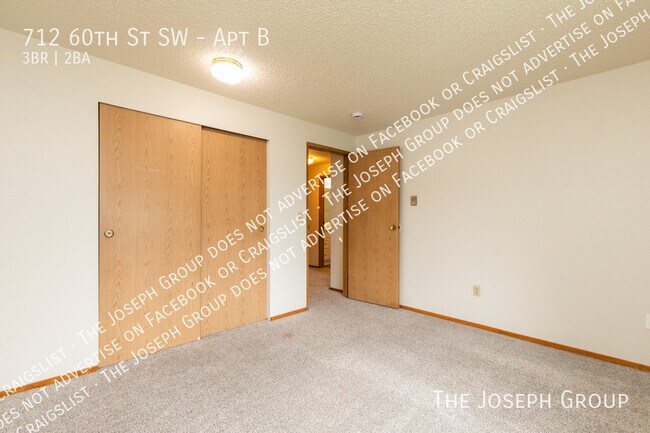 Building Photo - 712 60th St SW