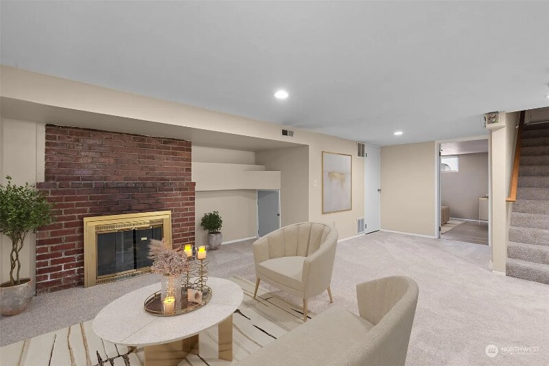 Building Photo - 2504 Bridgeport Way W