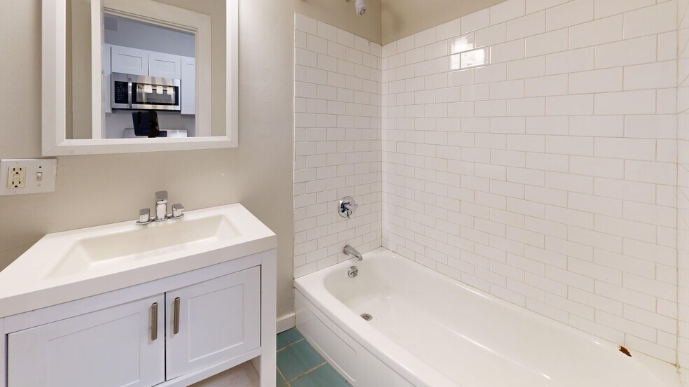 Building Photo - 129 Eutaw St