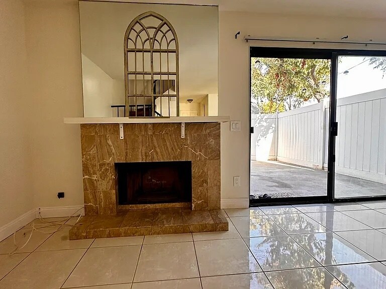 Building Photo - 8739 Pine Crest Pl