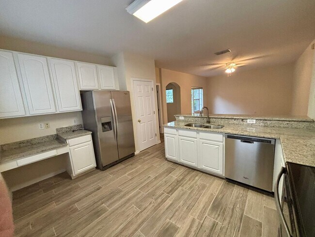 Building Photo - 1107 Croton Pl