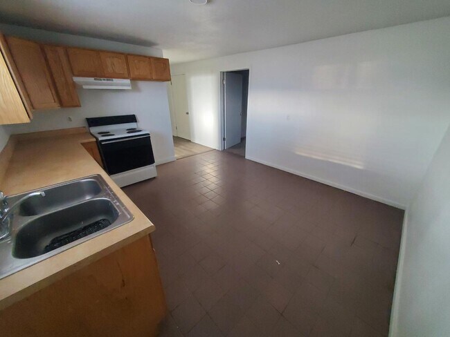 Building Photo - 14905 S Redwood Rd