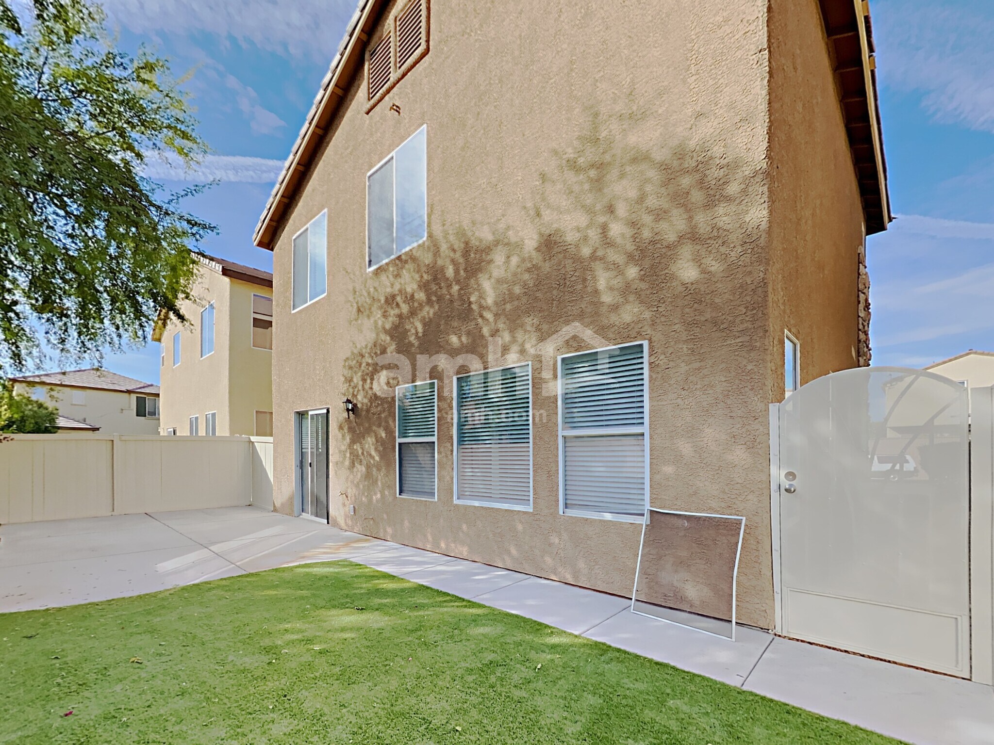 Building Photo - 7724 S Hauck St