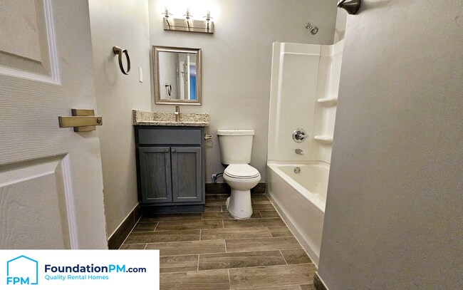 Building Photo - 2401 Alcy Manor Ln