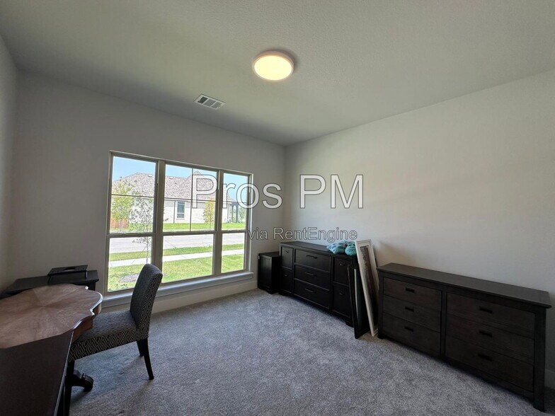 Building Photo - 2189 Glacier Dr