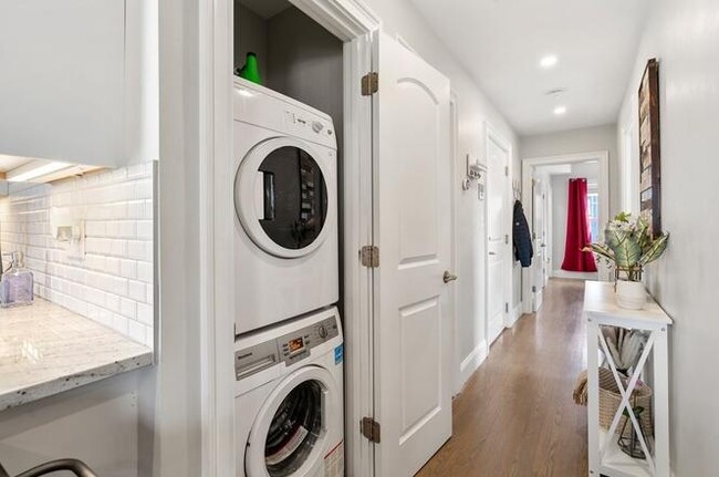 In-unit laundry - 90 Morris St