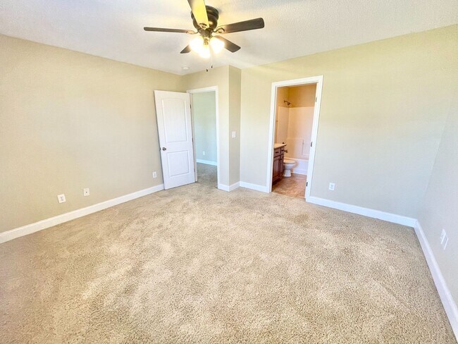 Building Photo - 3 Bedroom 2 Bath in Ardmore City!
