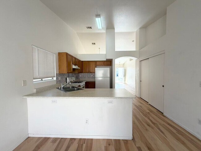Building Photo - 2732 Echo Springs St