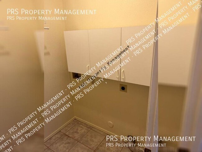 Building Photo - 2363 W Comstock Dr
