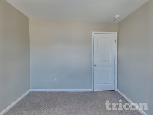 Building Photo - 376 Olde Pl