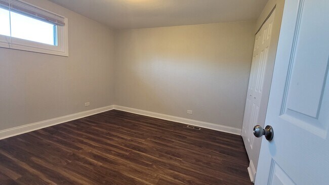 Building Photo - 120 Cotuit Ct