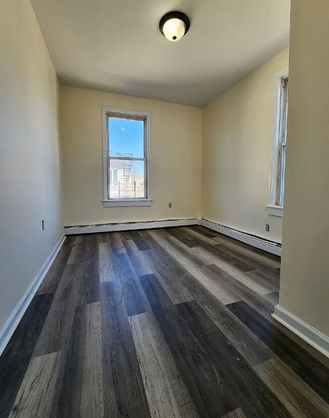 Building Photo - 431 Madison Ave