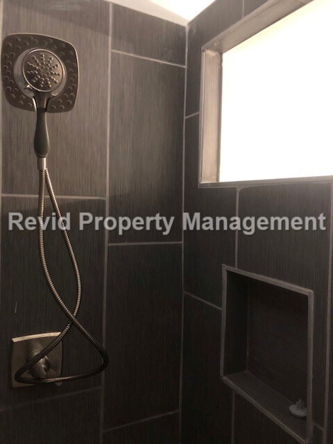 Building Photo - 2008 Courtland Pl