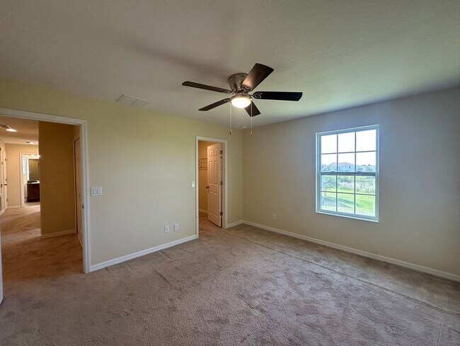 Building Photo - 172 Primrose Dr