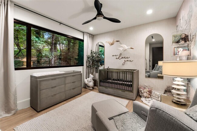 Building Photo - 4280 Shorecrest Dr