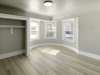 Building Photo - 1 Month Free! Remodeled 1-Bd w/ Modern Kit...