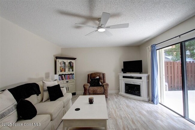 Building Photo - 1717 Patty Cir NE