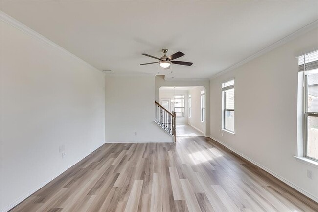 Building Photo - 105 Clematis Ct