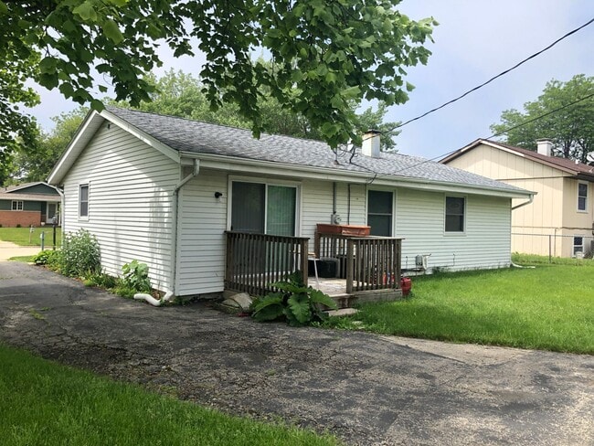 Building Photo - Single Family Home