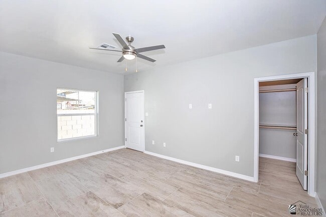 Building Photo - 643 S Orange Ave