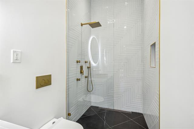 Building Photo - 1229 Strathmore Dr