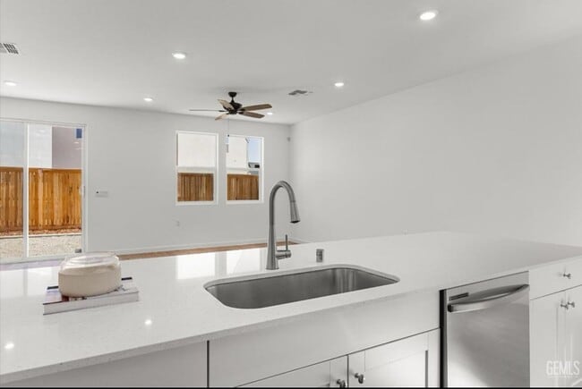 Building Photo - 8906 Ml Brg Dr