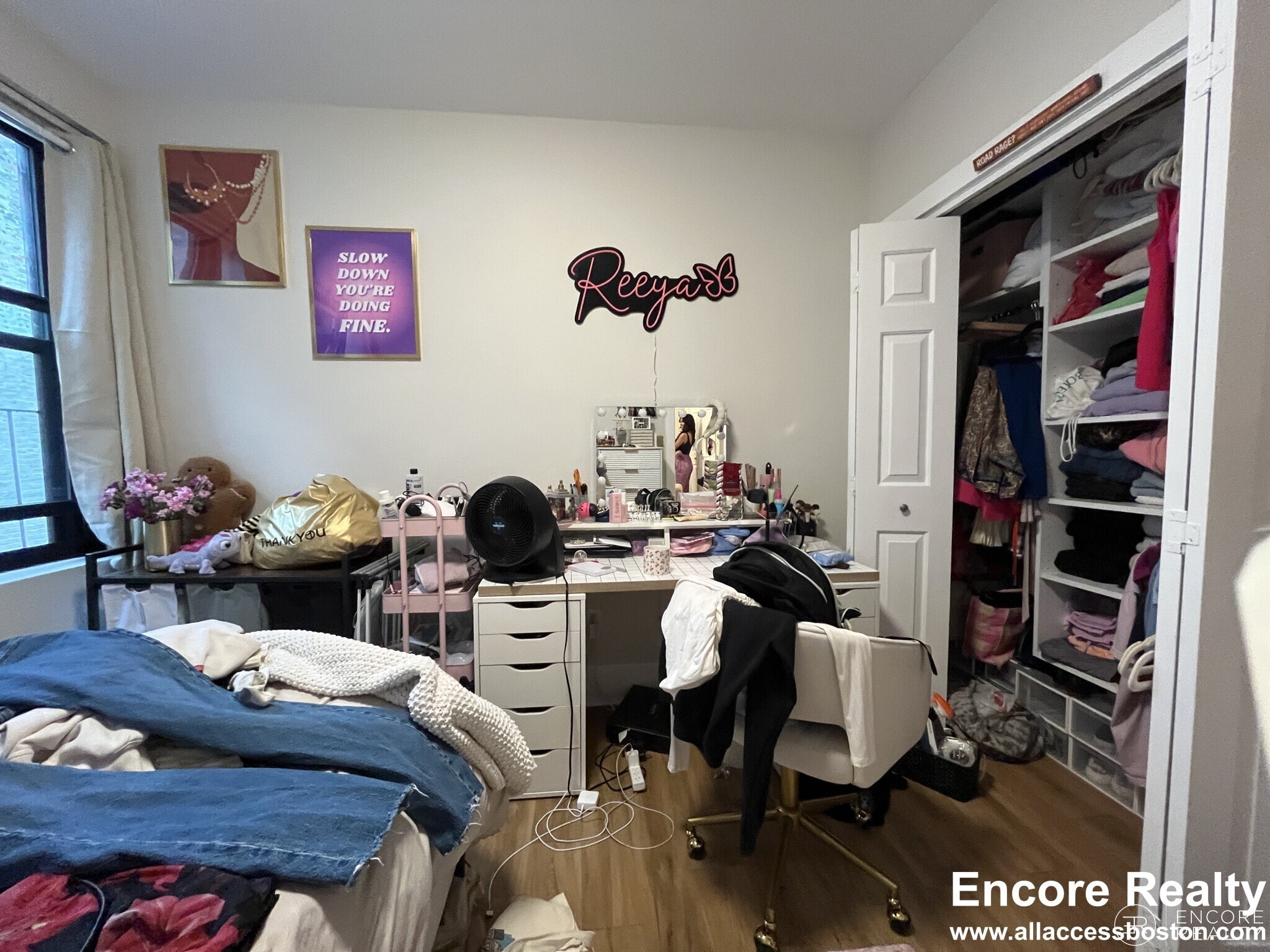 Building Photo - 833 Beacon St