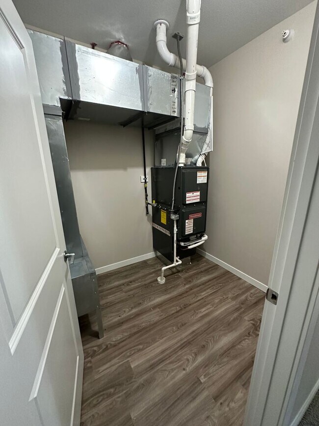 Building Photo - 1112 12th St N