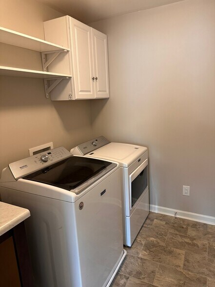 Building Photo - 7556 Hartsfield Dr