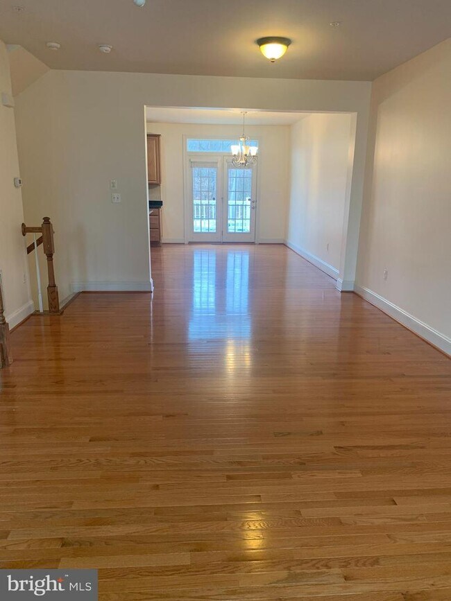 Building Photo - 548 Deep Creek View