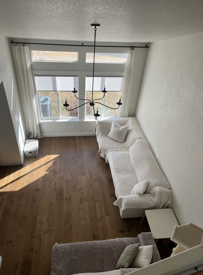 Building Photo - 4565 Lucerne Ave