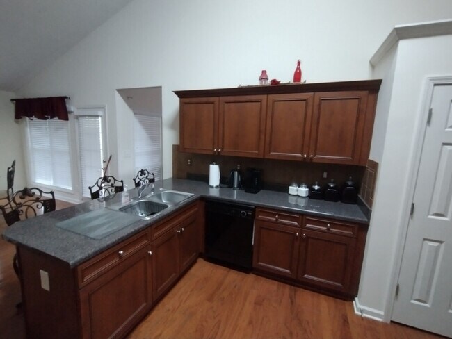 Building Photo - Loganville Retreat