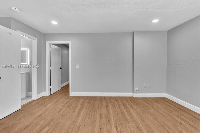 Building Photo - 163 NW 40th St