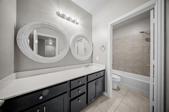 Building Photo - 2611 Fieldcrest Ln.