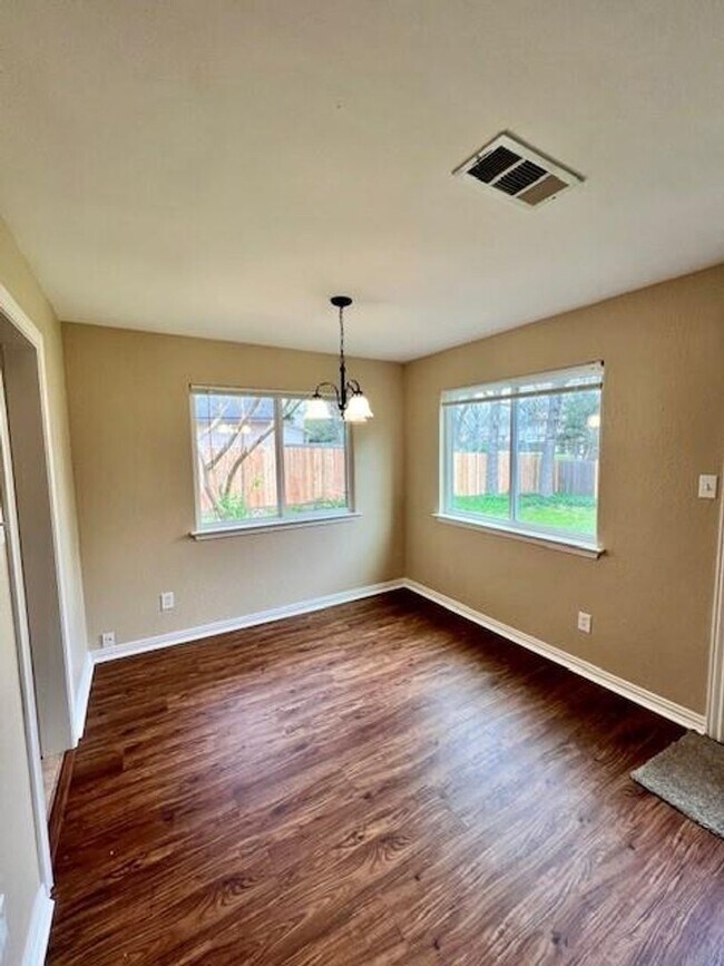 Building Photo - Beautiful remodel in Village at Anderson M...