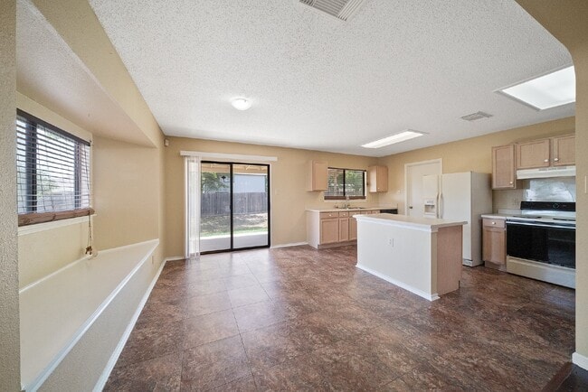 Building Photo - 5007 Shara Mist