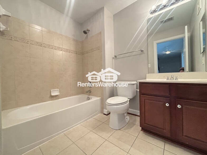 Building Photo - 3511 Carriage Walk Ln