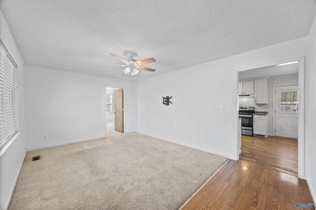 Building Photo - 107 Beaver Run Dr