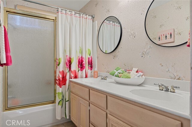 Building Photo - 1521 Fairway Oaks Ave