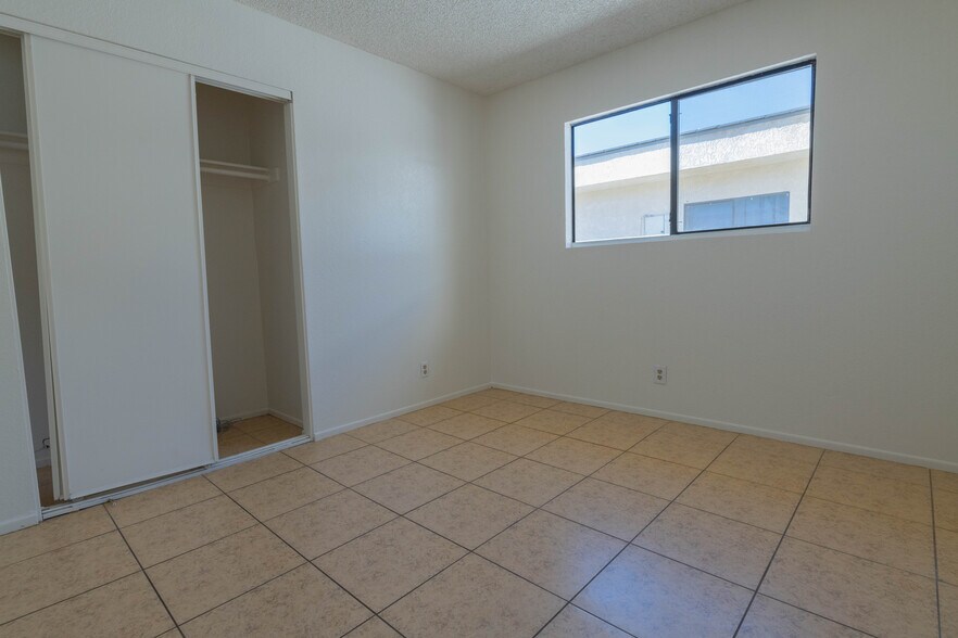 Building Photo - 33425 Wishing Well Trl