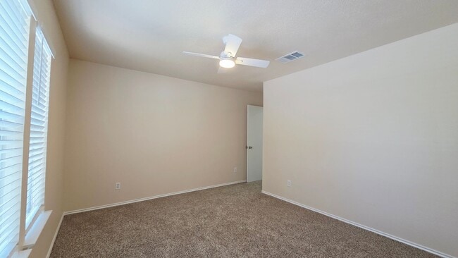 Building Photo - 5 Bedroom Beauty!  Far NorthWest SA off Potranco and Loop 1604