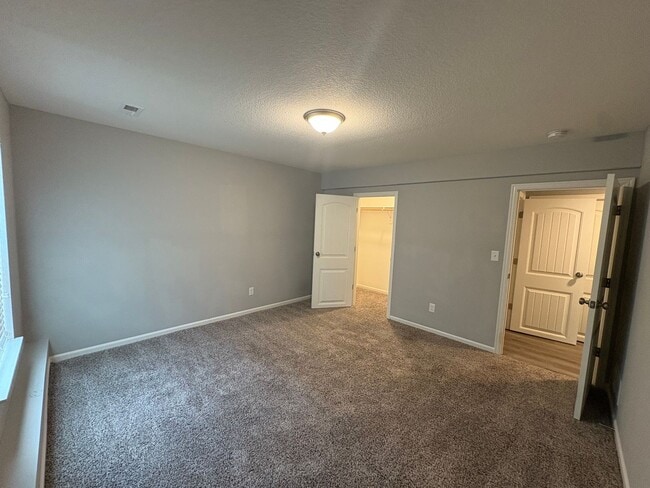 Building Photo - 705 Poplar Cir