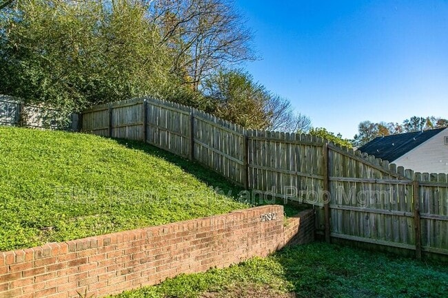 Building Photo - 2132 Mallard Woods Pl