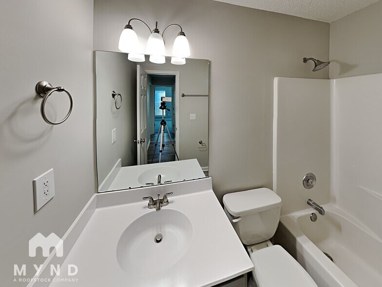 Building Photo - 1307 Yorkdale Dr