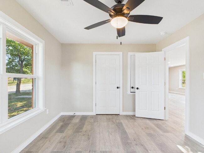 Building Photo - 3-Bedrooms with 2 Full Baths in Harper, TX!"
