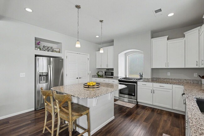 Building Photo - FABULOUS 4 BEDROOM HOME IN CUMBERLAND GREEN FOUNTAIN