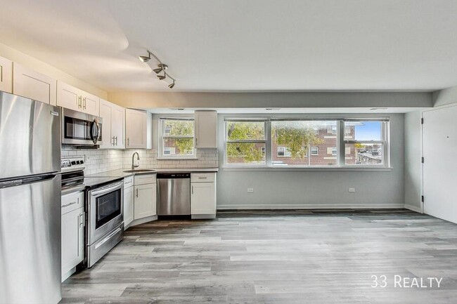 Building Photo - 551 N Ridge-105